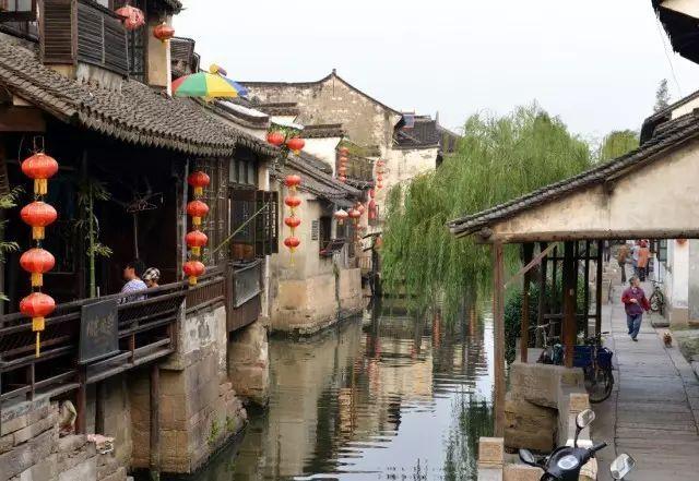 美容师证都考啥啊 美容师证需要复审吗